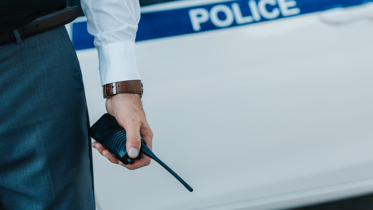 Duyduğunuz O Kısa ve Net Ses Ne? Polis Telsizi Sesinin Arkasında Ne Var?